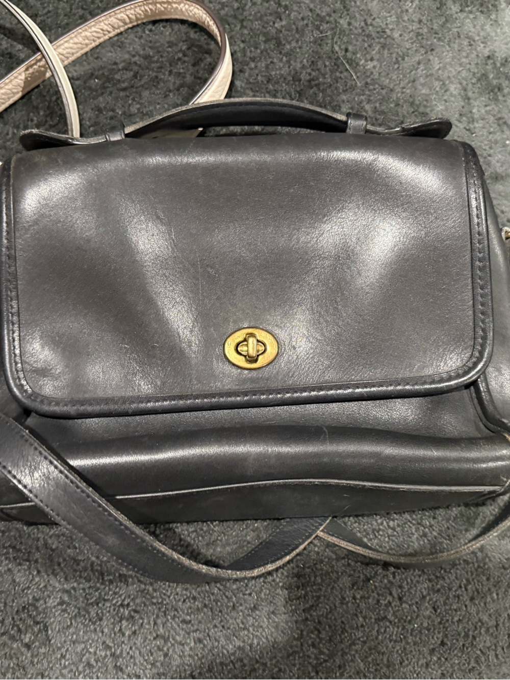 The Coach Court Leather Crossbody Bag Purse in Vintage